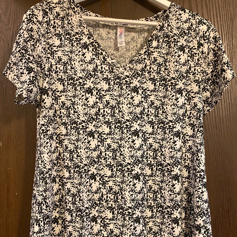 Lularoe Christy V-neck short sleeve Tees